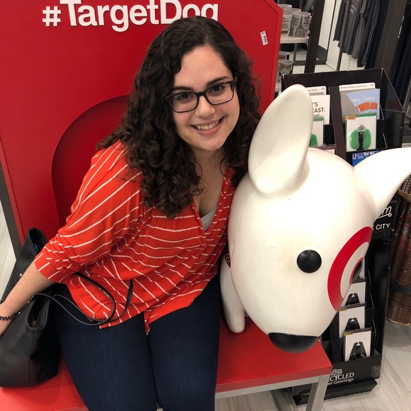 Meet your Posher, Danielle - Picture 2 of 5